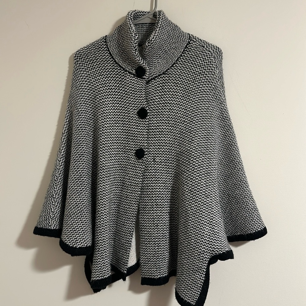 Elegant Black and White Women's Poncho